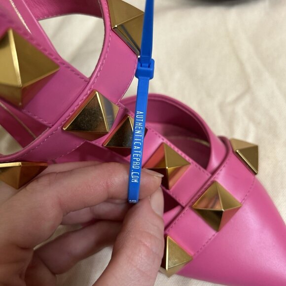 Valentino Pink Roman Stud Pumps Leather - Picture 5 of 16